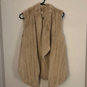 Cato Women's Faux Fur Open Front Vest - Cream